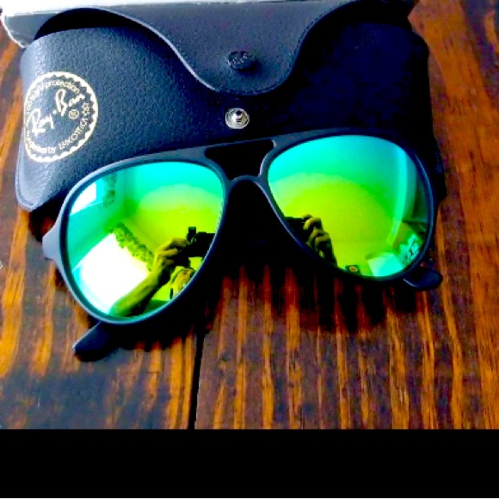 RAY-BAN cats 5000 rb4125-matte bill/green mirror-with case. No box